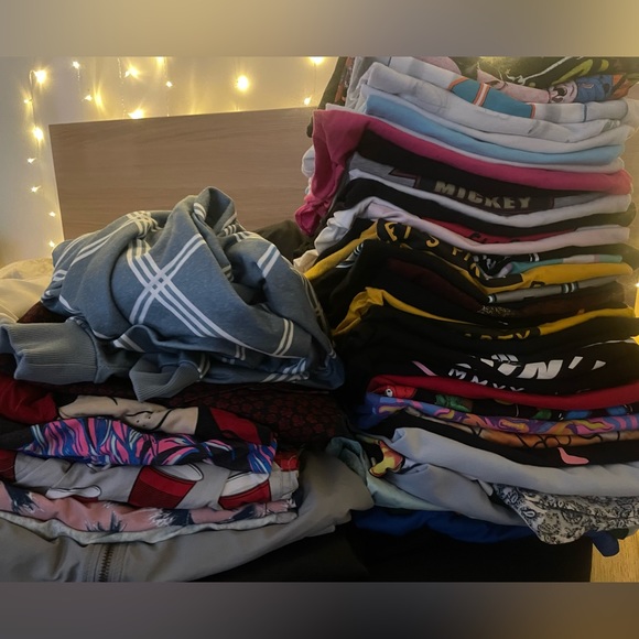 POSTED ALL SHIRTS INDIVIDUALLY BUNDLE DEAL FOR 450$ FOR 51 SHIRTS TAKES ALL